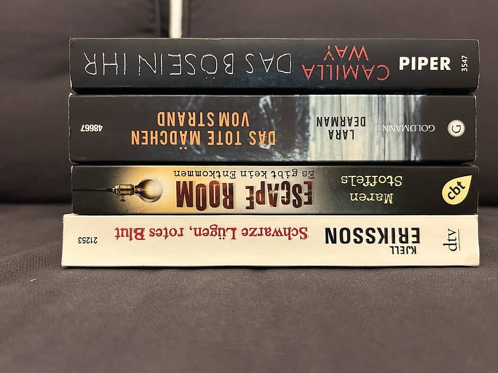 Bücher: Vier Thriller – Gebraucht aus Riniken von sel_p98d