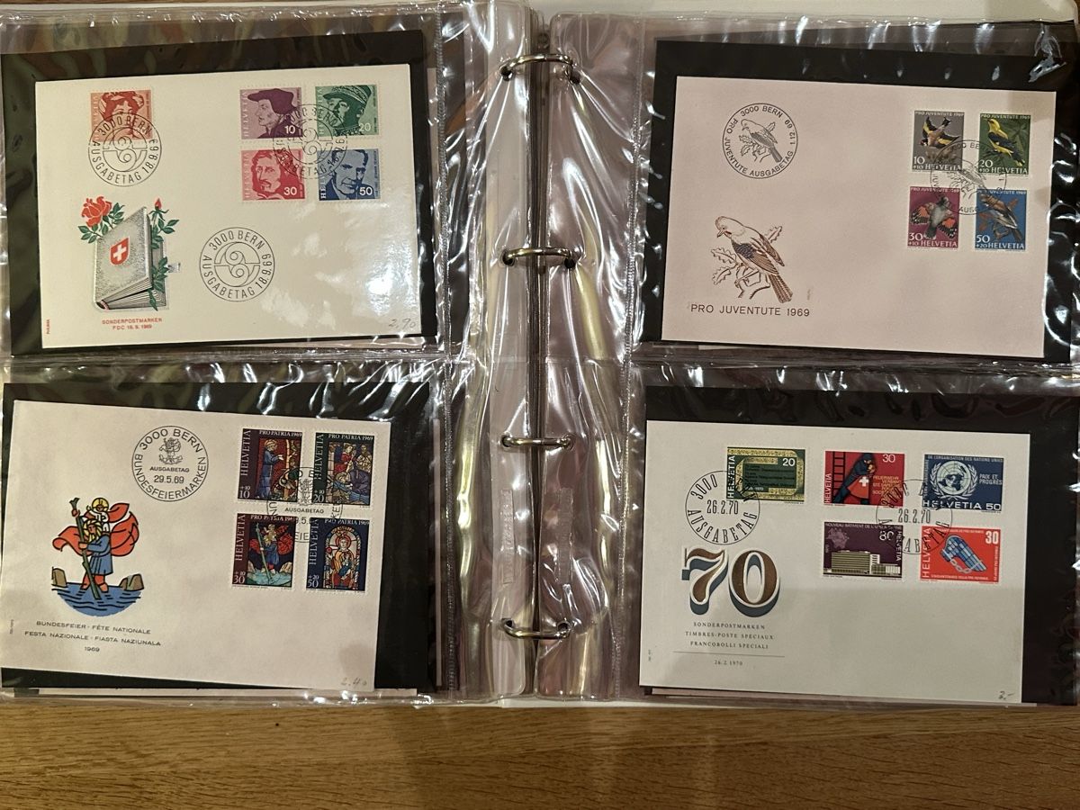 Alle Briefmarken: 125x FDC und Sonderbriefe Schweiz im Ringbinder – Gebraucht aus Schmitten / FR von Samsara169 7
