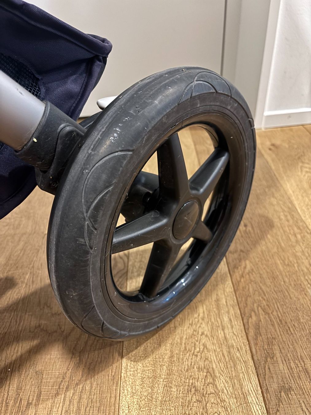 Bugaboo Kinderwagen: Bugaboo Fox 3 Complete Classic dark navy + viele Accessoires – Gebraucht aus Zürich von Noooiethai 5