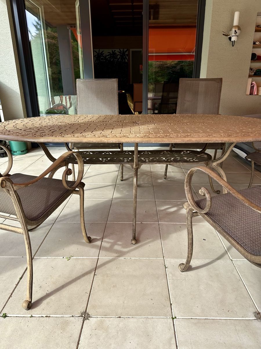 Tavoli: Gartentisch Oval Aluminium mit 5  Stühlen gebraucht – Usato da Vésenaz venduto da vane14 2