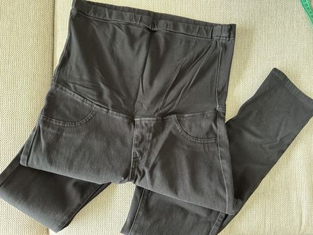 New black pregnancy elastic jeans UNIQLO