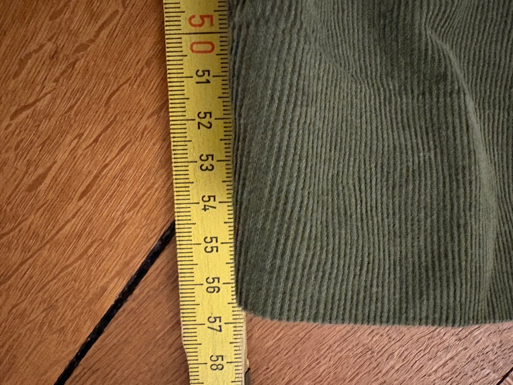 Cos Pantaloni: Barrel Cordhose von COS, Gr. 34 – Usato da Zürich venduto da triangular 5