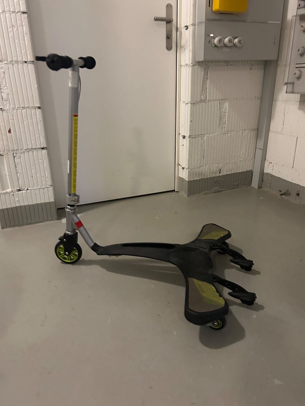 Veicoli per bambini: Cool Carver Trottinett Kinder – Usato da Wabern venduto da belka72 1