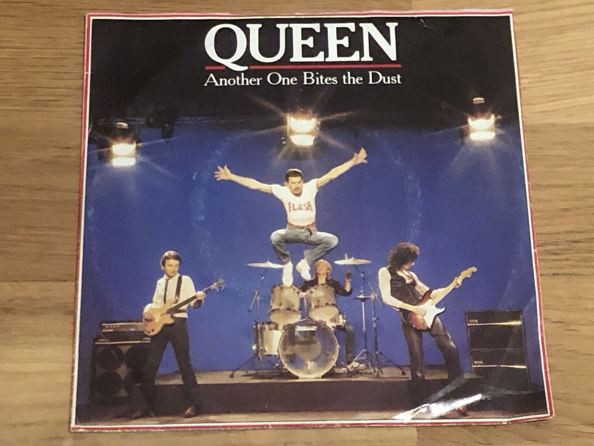 Schallplatten: Queen. 1980. Another One Bites The Dust – Gebraucht aus Faulensee von Mizuno06