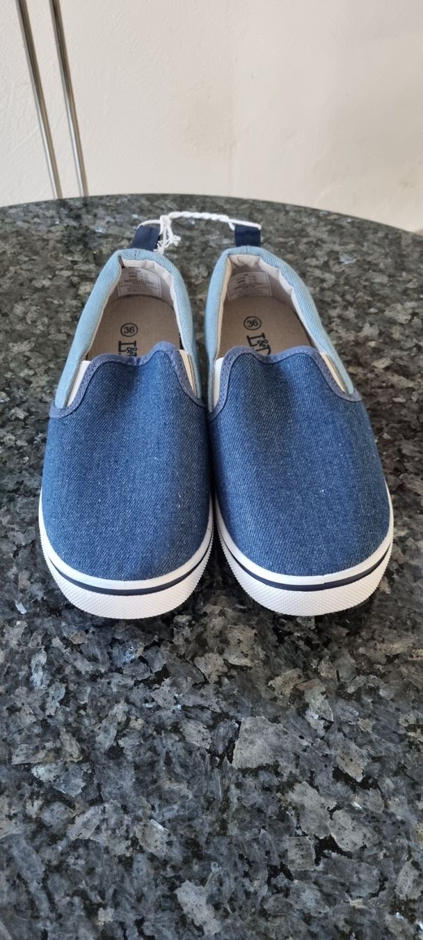 Scarpe da uomo: Schuhe Leinenblau Grösse 36 Neu – Nuovo (secondo la descrizione) da egliswil venduto da Maggy6