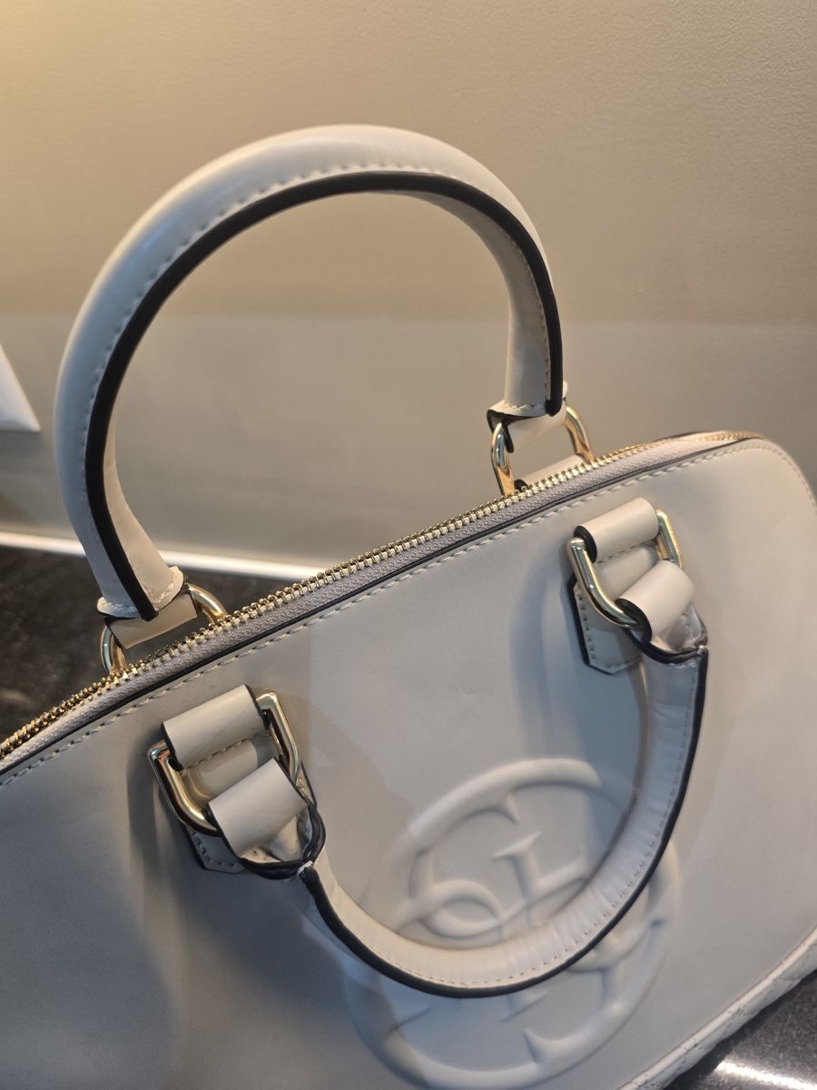 Guess Borse da donna: Guess Handtasche Beige - wie neu – Nuovo (secondo la descrizione) da Hägglingen venduto da Raff_Ella 2