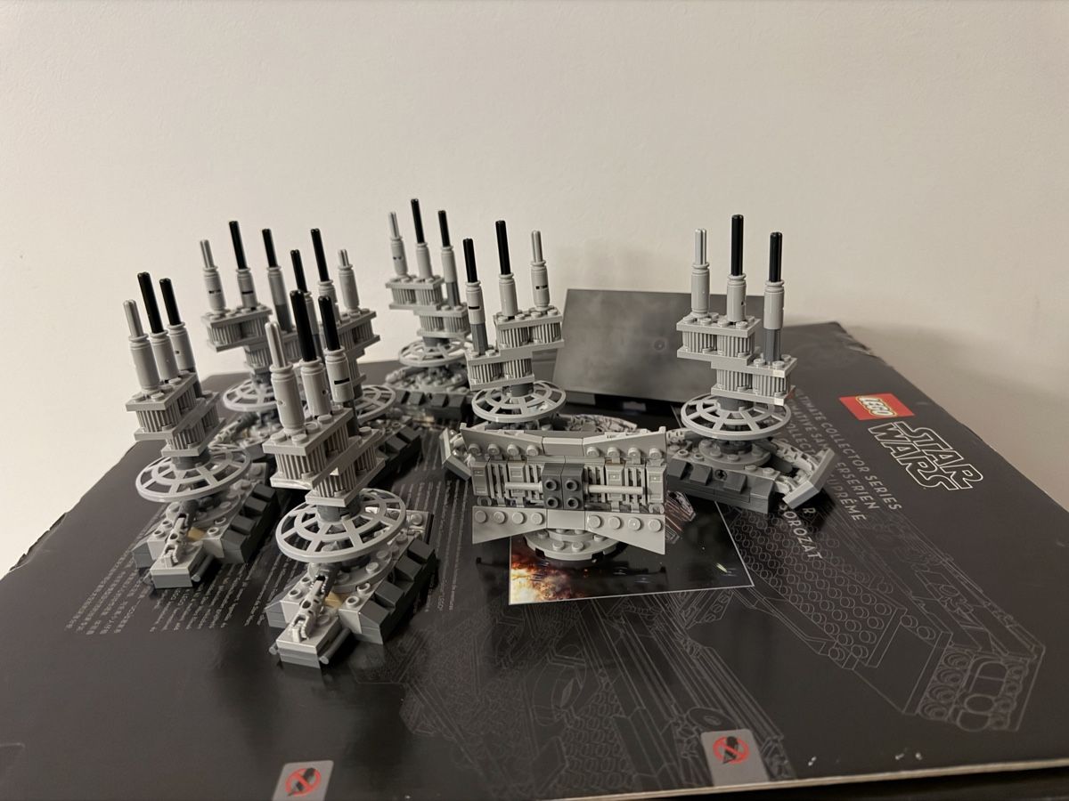 Lego Baukästen: LEGO Star Wars 75192 UCS Millennium Falcon – Gebraucht aus Kriens von matthiasettlin 4