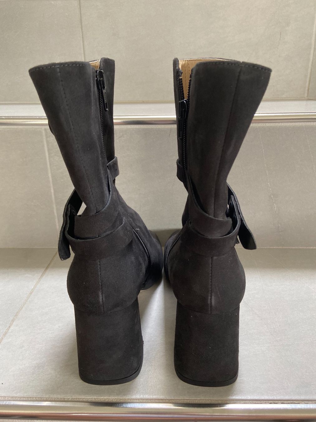 Scarpe da donna: Damenstiefel – Usato da Büsserach venduto da vimeco.43 2