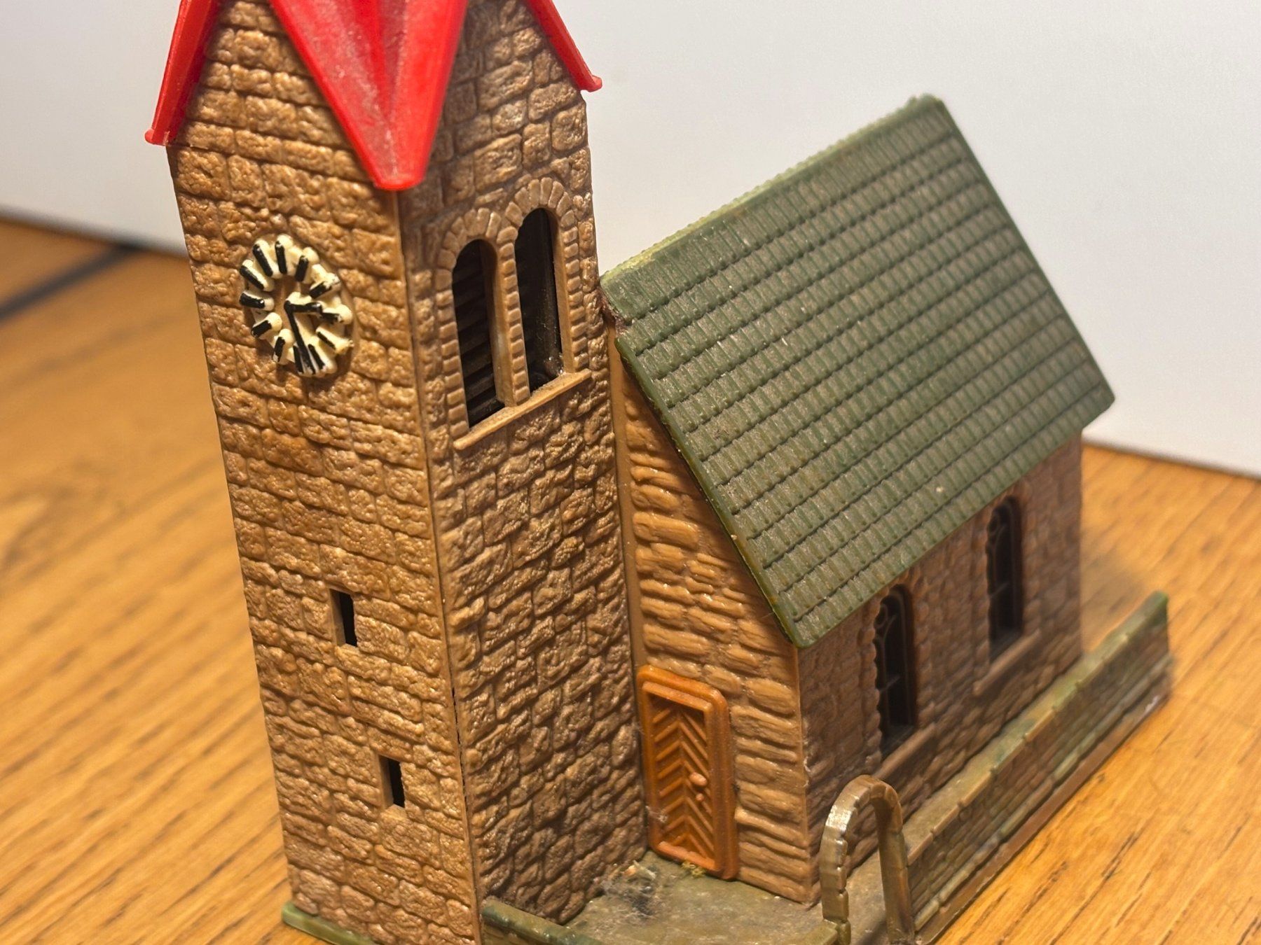 Modellini di ferrovie: G0666: Kirche eines Bergdorfes (Spur N) – Usato da Birsfelden venduto da Birs_25 2