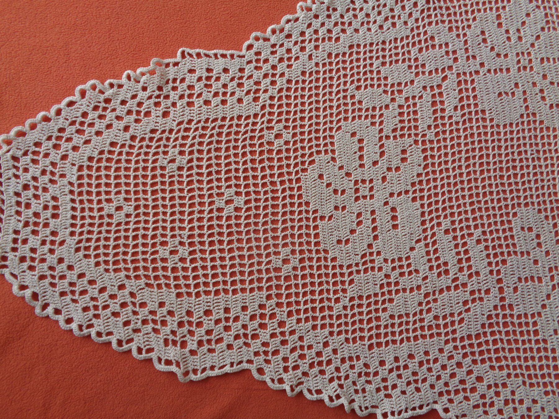 Altra biancheria da tavola: Tischdecke Handarbeit 100 cm. x 56 cm. – Nuovo (secondo la descrizione) da Chur venduto da omonia 1