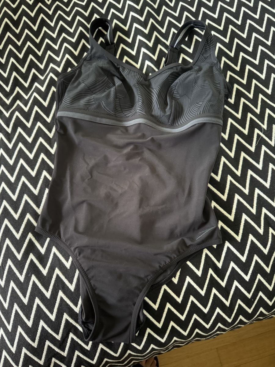 Badekleider & Bikinis: Bathing suit worn once – Gebraucht aus Münchenstein von ArleneLM