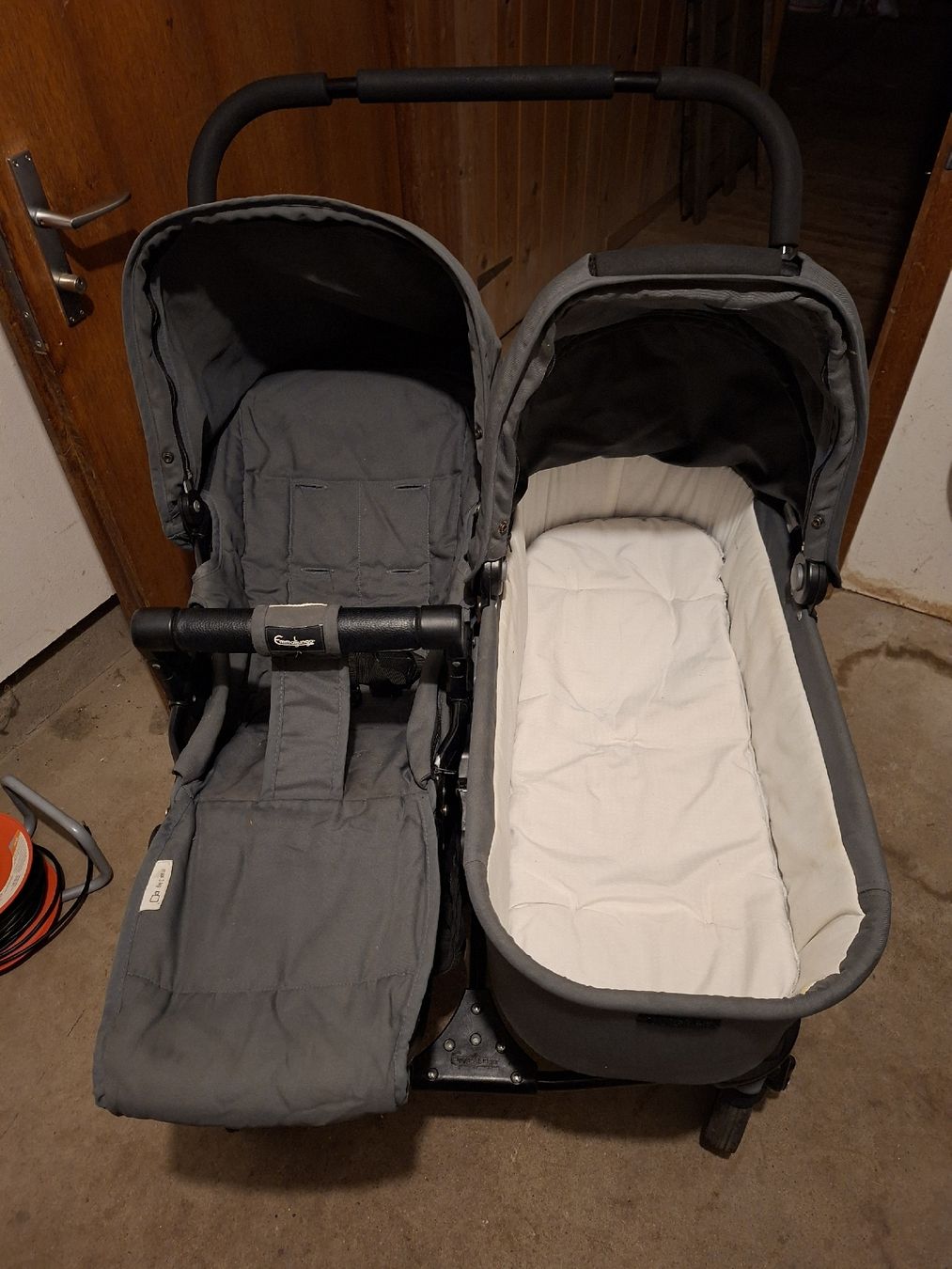 Emmaljunga Kinderwagen: Emmaljunga Geschwisterwagen grau – Gebraucht aus Oeschenbach von wid_7yqd