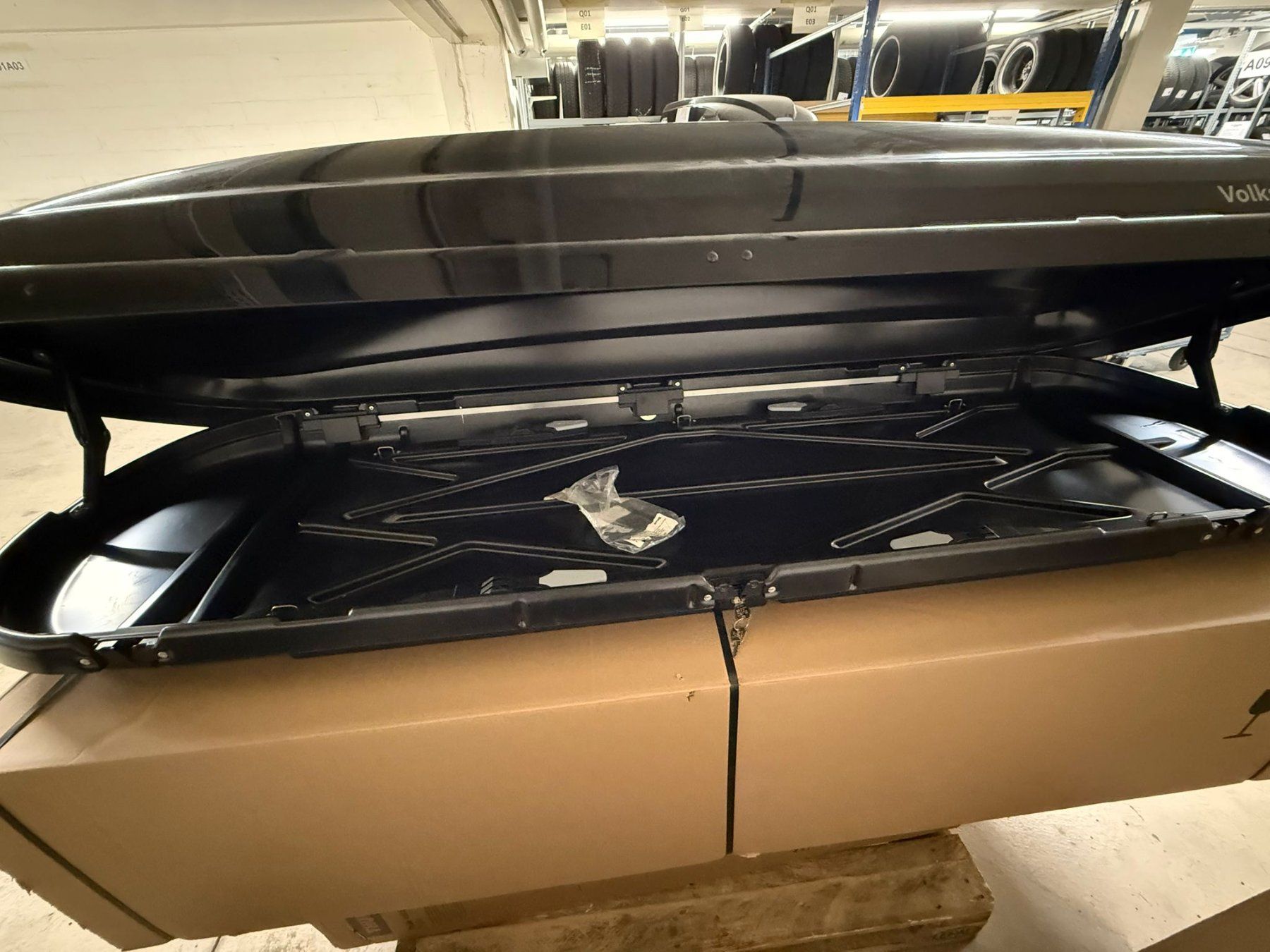Dachboxen: VOLKSWAGEN DACHBOX 460 L – Gebraucht aus Brügg BE von AMAG_Biel 1