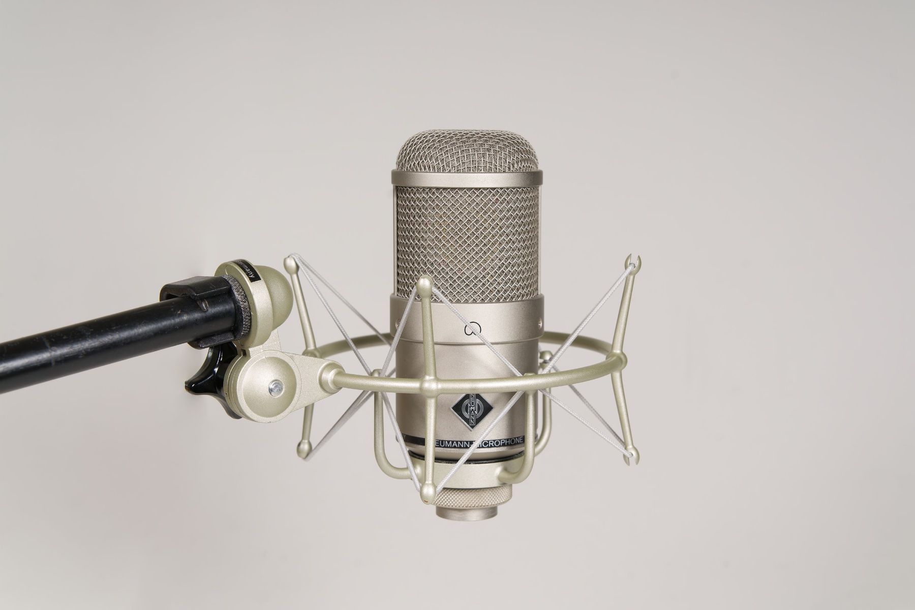 Neumann Microfoni: Neumann M 147 Mikrofon – Usato da Oberwil BL venduto da Klang 4