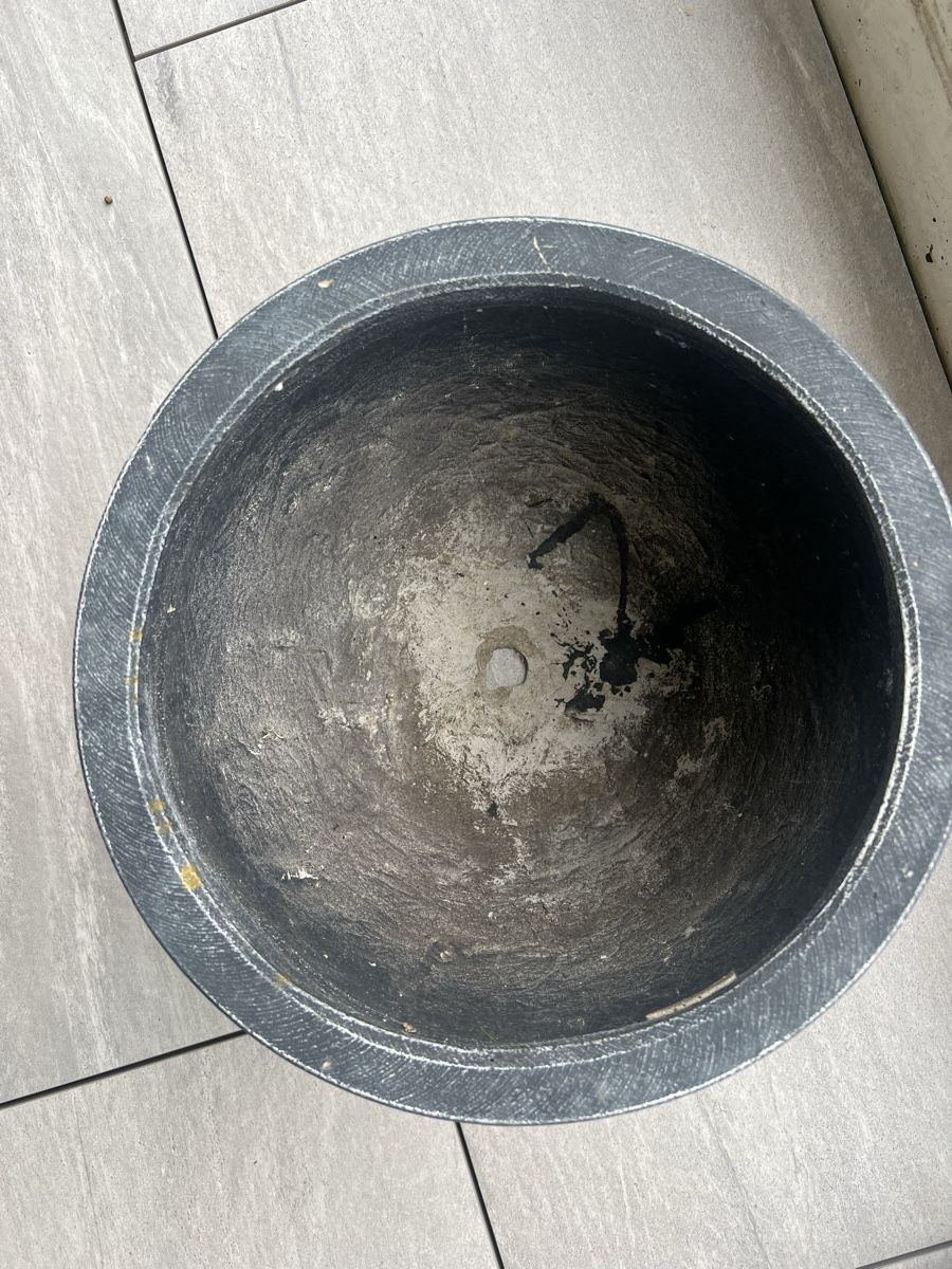 Blumentöpfe: grosser Pflanztopf mit Struktur! – Gebraucht aus Birmensdorf ZH von nadja4_8 2
