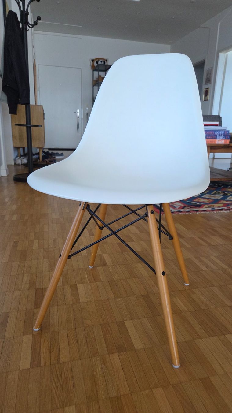 Vitra Stühle: 4er Set Vitra Eames Plastic Side Chairs (Sitzhöhe 41cm) – Gebraucht aus Zürich von pixelixi 4