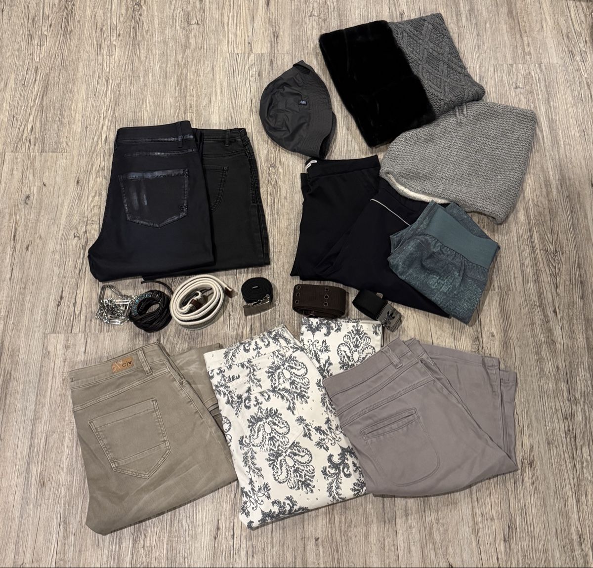 Lotti di vestiti: Kleiderpaket 24 Teile diverse Marken – Usato da Windisch venduto da Anja13 1