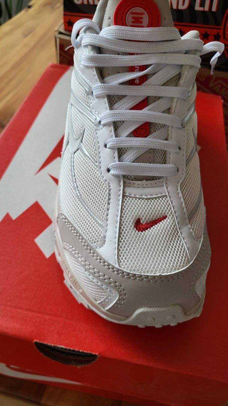 Nike Scarpe da uomo: Nike shox ride 2 X Supreme – Nuovo (secondo la descrizione) da Bern venduto da Sneakerheadz 2
