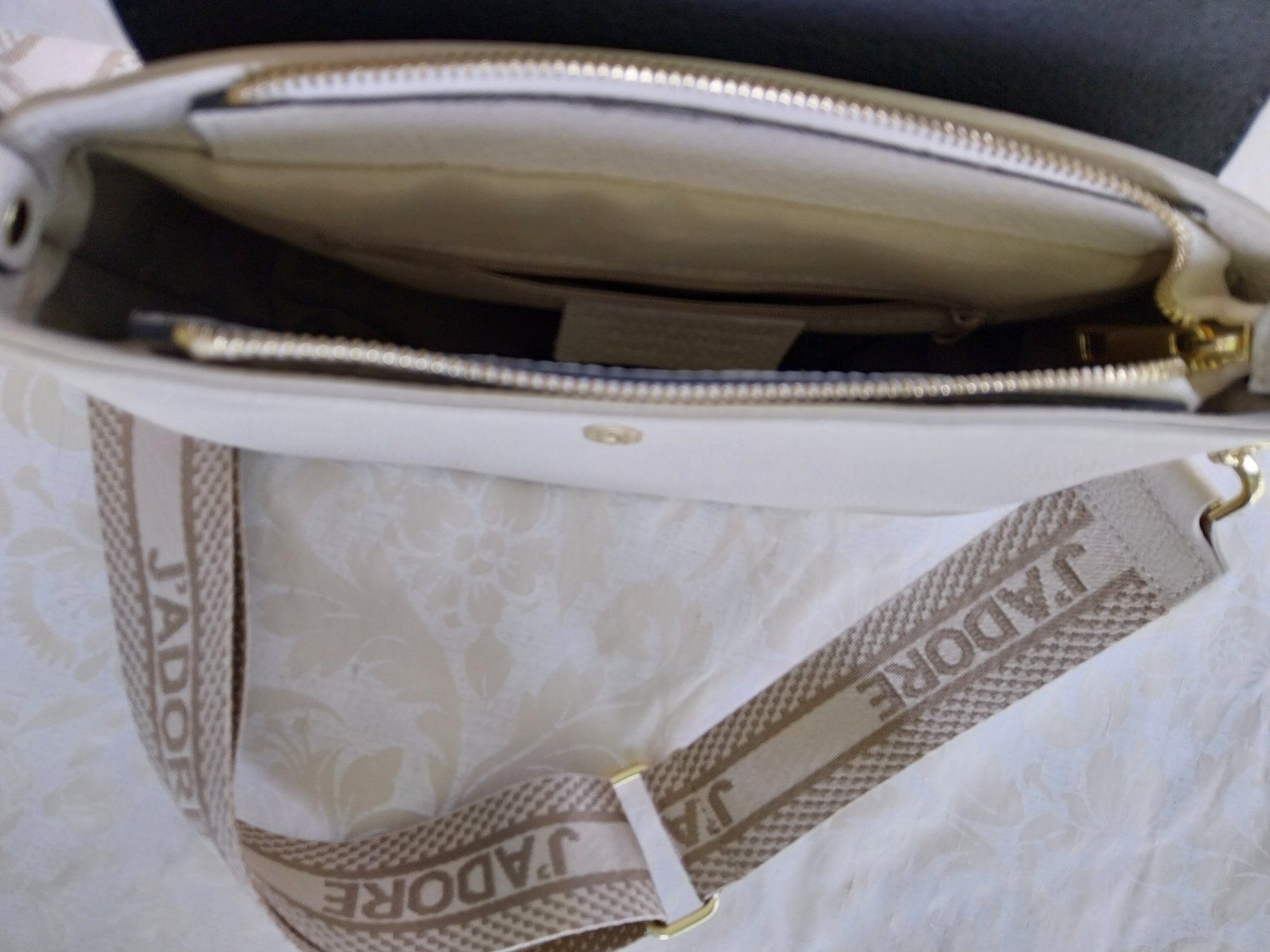 Taschen für Damen: Leder-Tasche JADORE,neu,120 Fr. – Gebraucht aus Bülach von reguskon 2