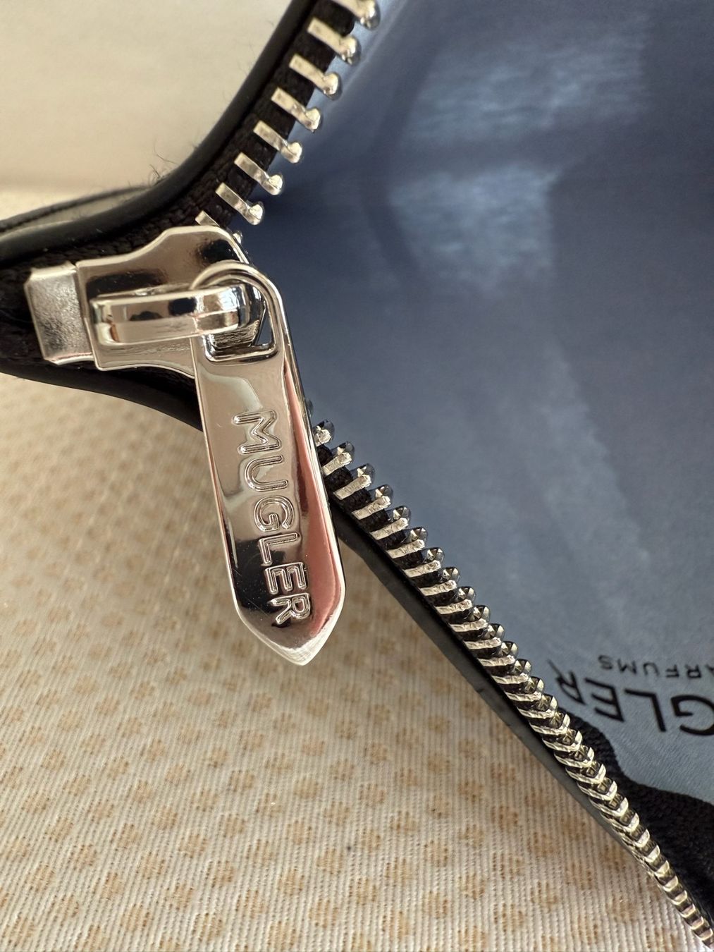 Mugler Custodie per cosmetici: Mugler - Trousse de maquillage – Nuovo (secondo la descrizione) da Sion venduto da accroshoes 3