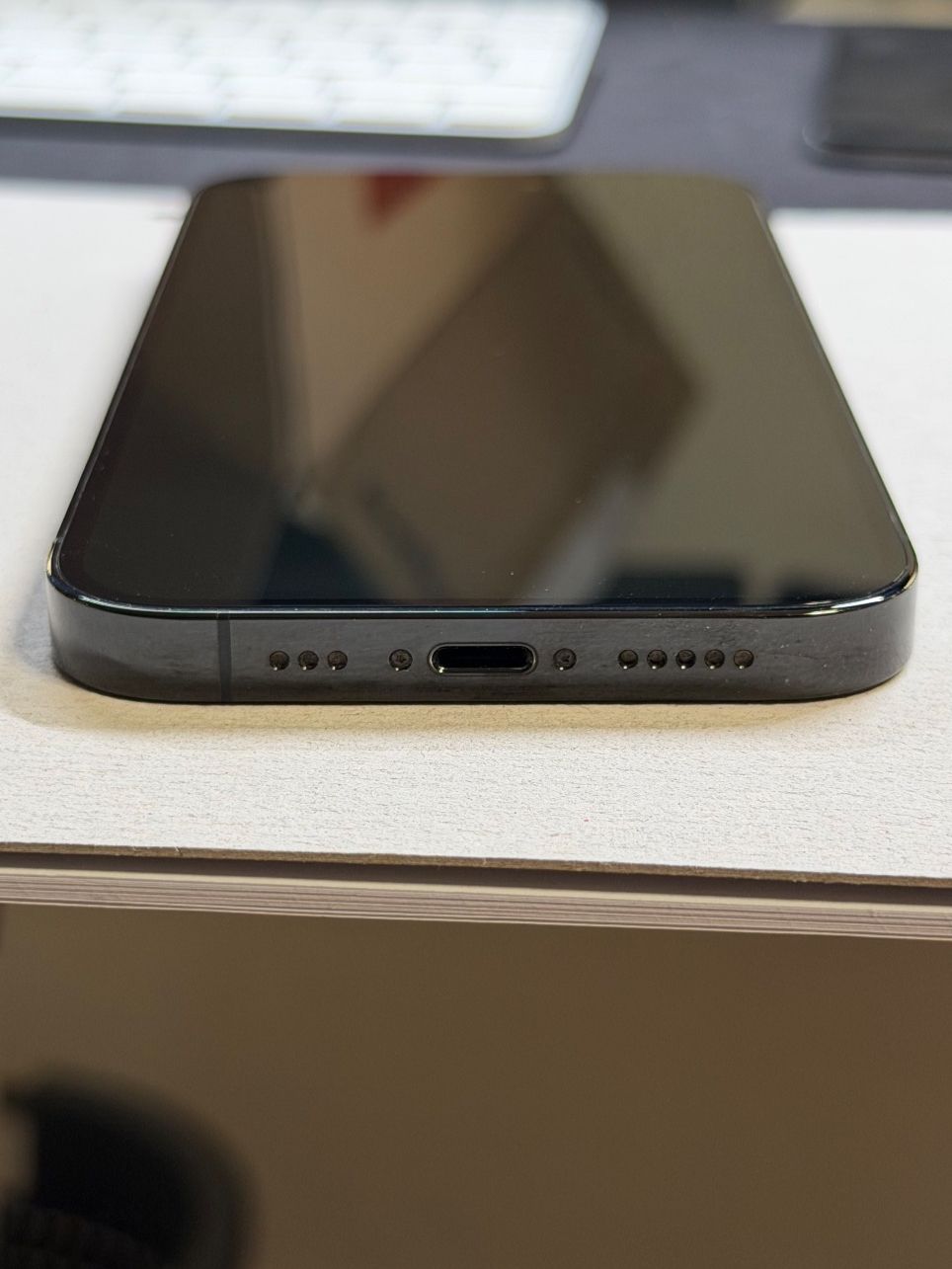 Apple Telefoni cellulari / Smartphones: iPhone 14 Pro - 256 GB - Space Black- Batterie 87% – Nuovo (secondo la descrizione) da Küsnacht ZH venduto da mic_trb6 3