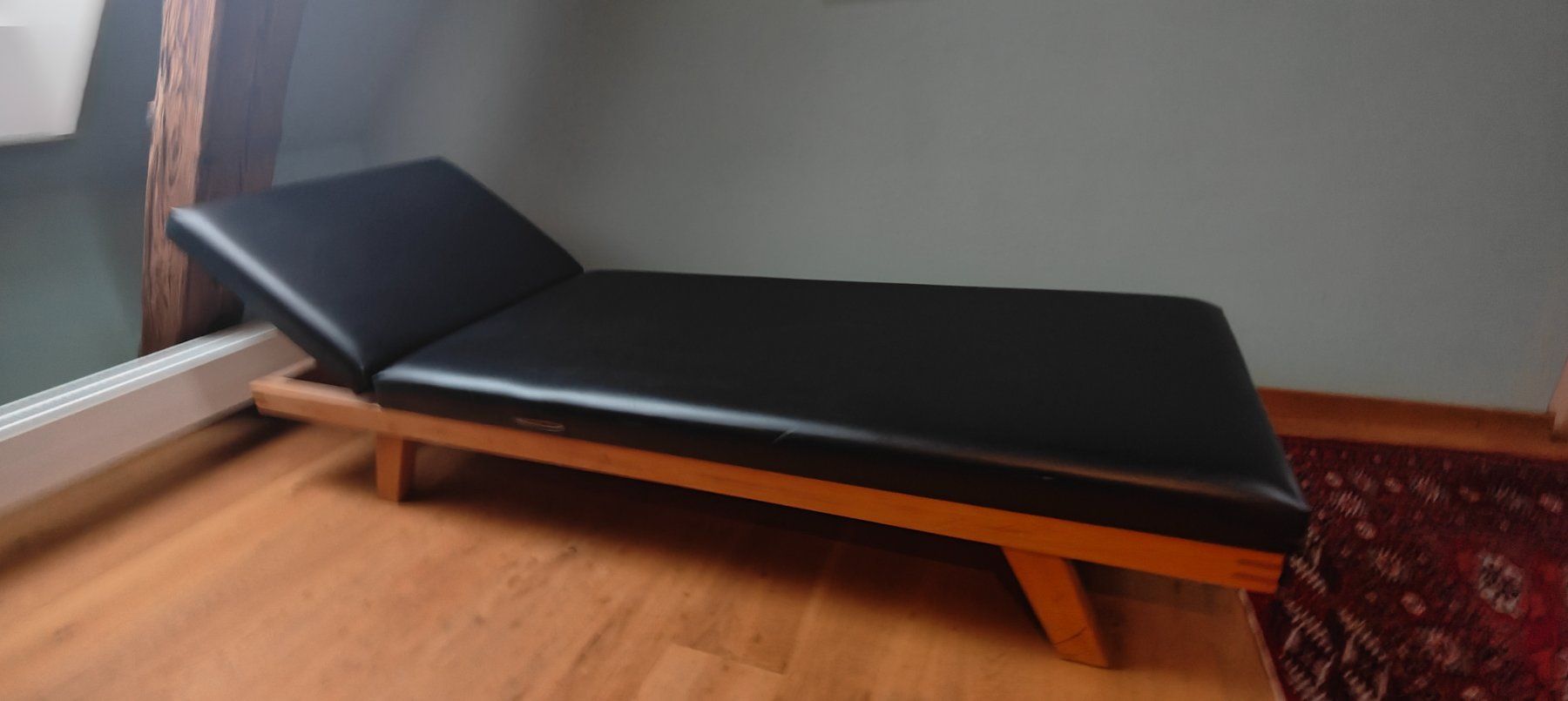Liegen & Liegestühle: formschöne Designer - Liege aus Holz – Gebraucht aus Münchringen von Btrader 1