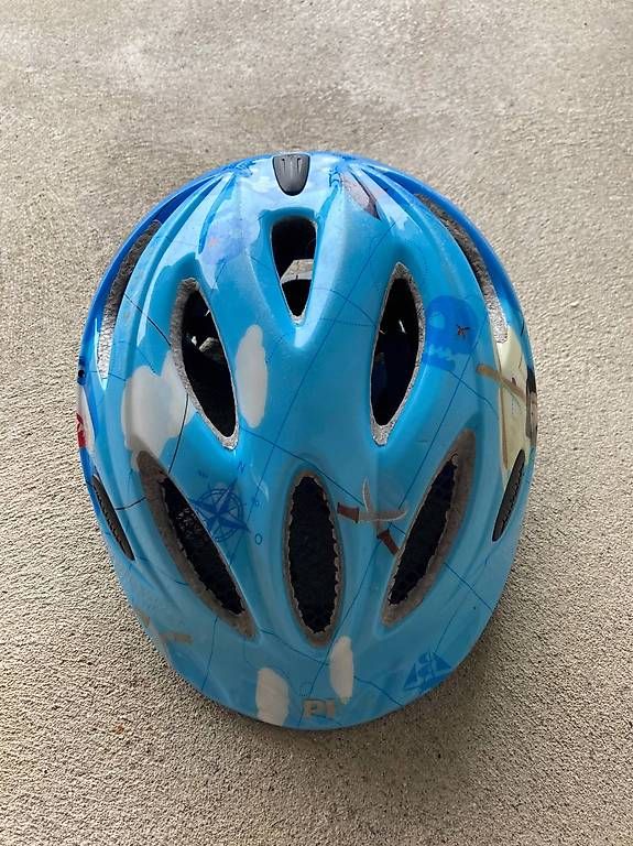 Caschi: Casque de vélo enfant – Usato da Les Breuleux venduto da Yfridolin 2
