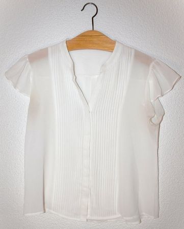 Damen Bluse kurzarm weiss mit Falten gebraucht Zustand