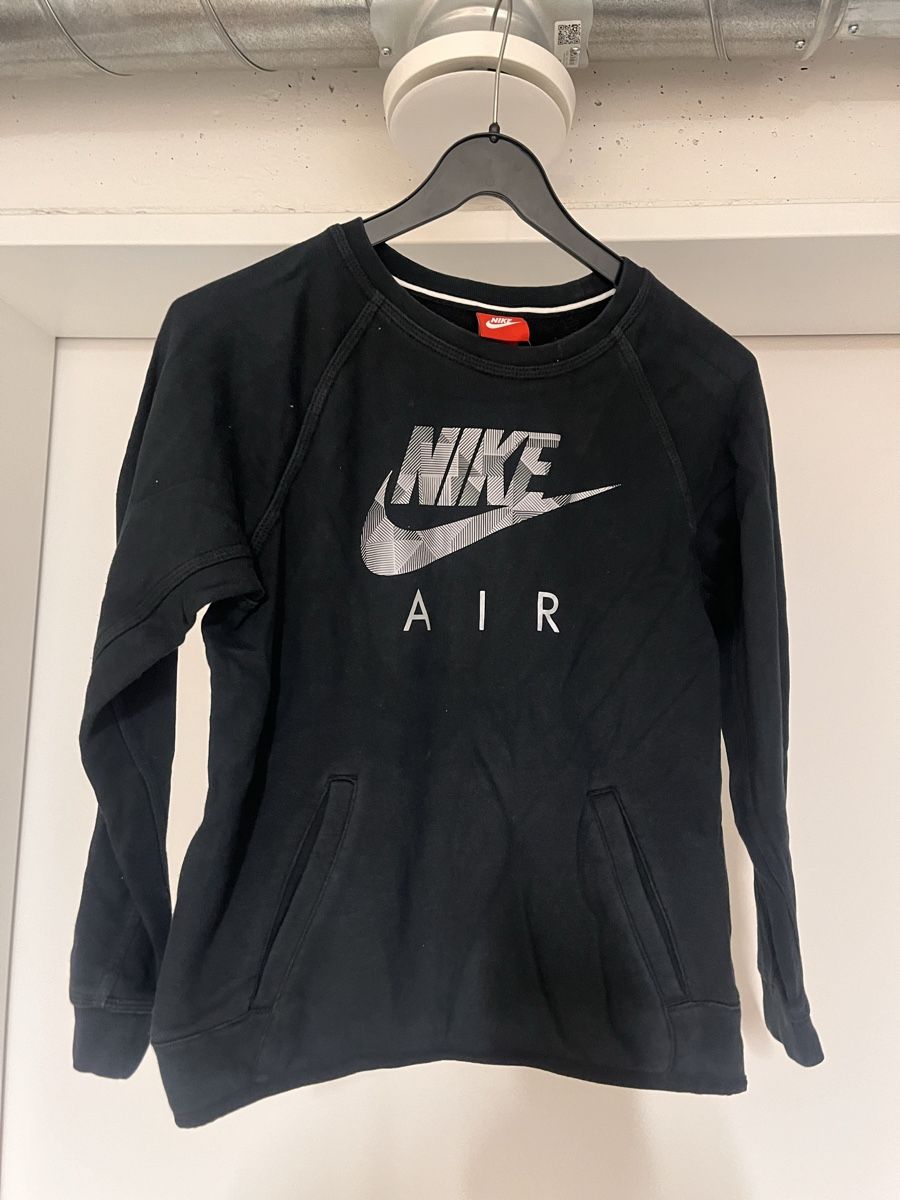 Nike Pullover & Sweatshirts: Nike Vintage Pullover Gr. S – Gebraucht aus Pfäffikon ZH von Restore-Me