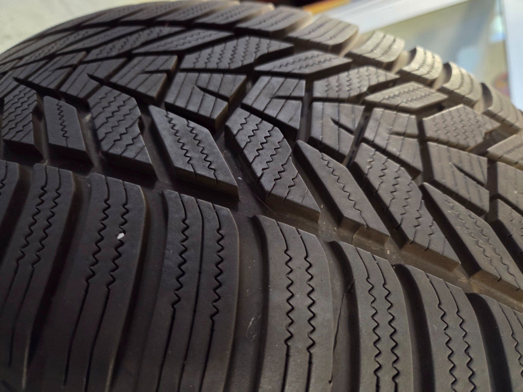 Hankook Pneumatici & Ruote complete: 4 Hankook Winterreifen – Usato da Heimisbach venduto da Lux4x4 7