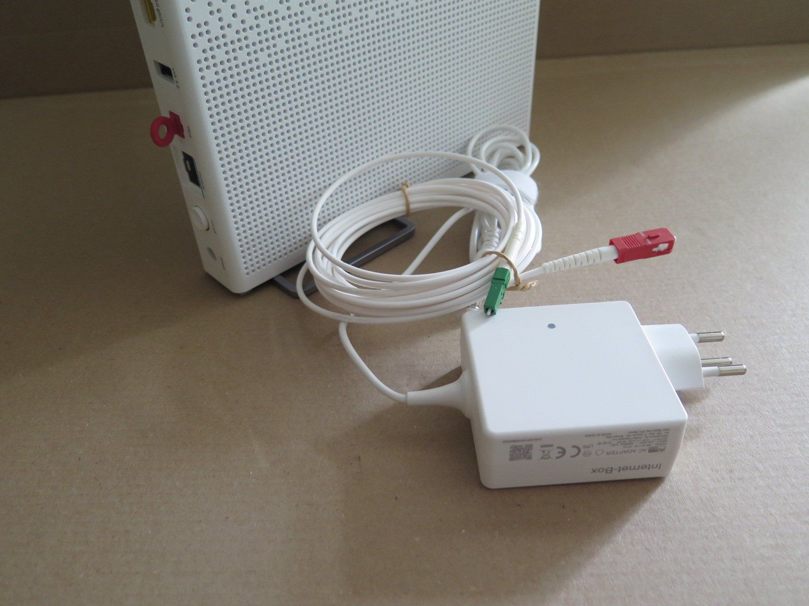 Swisscom Modems & Routeurs: Internet Box 4 - Swisscom – D'occasion à Glarus par Peterpan5 1
