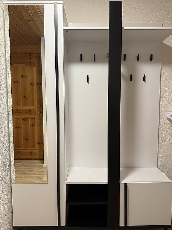 Guardaroba: Garderobe – Usato da Tuggen venduto da m.sc27