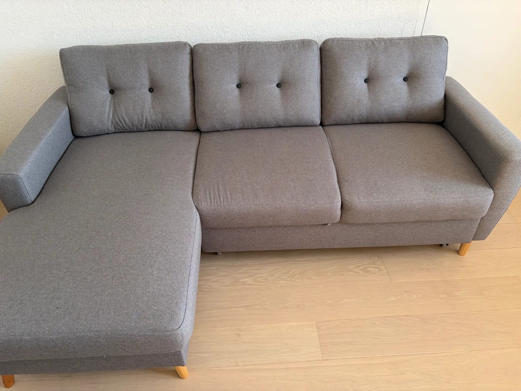 Sofas: Verschenke Ecksofa in grau mit Schlaffunktion gebraucht – Gebraucht aus Herrliberg von hel_2sln
