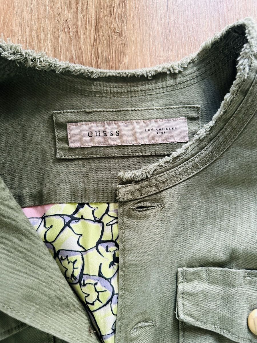 Guess Giacche: Leichte Jacke von Guess S – Nuovo (secondo la descrizione) da Uetikon am See venduto da Mici_Ki 1