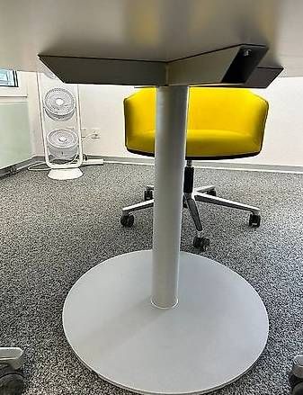 Stühle: Vitra Softshell Chair mit Rollen, 2x Gelb, 1x Grau – Gebraucht aus Blumenstein von marycherry 4