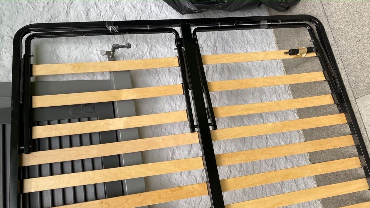 Betten: Bett mit Lattenrost | 160x200 – Gebraucht aus Wauwil von Shine24 3