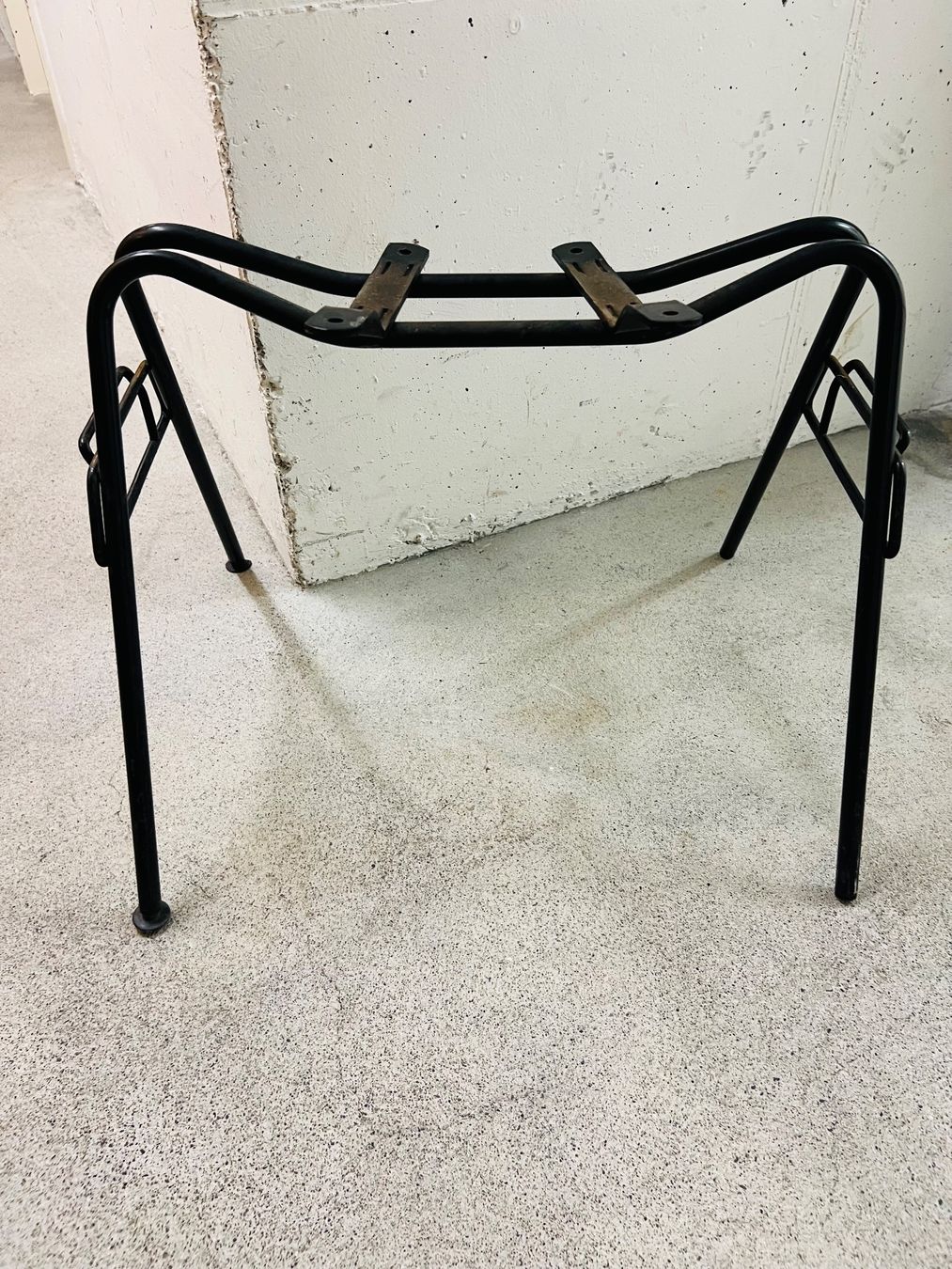 Vitra Stühle: 2 Herman Miller, Charles Eames, Vitra, stacking base - black – Gebraucht aus Egg b. Zürich von nadjacal 3