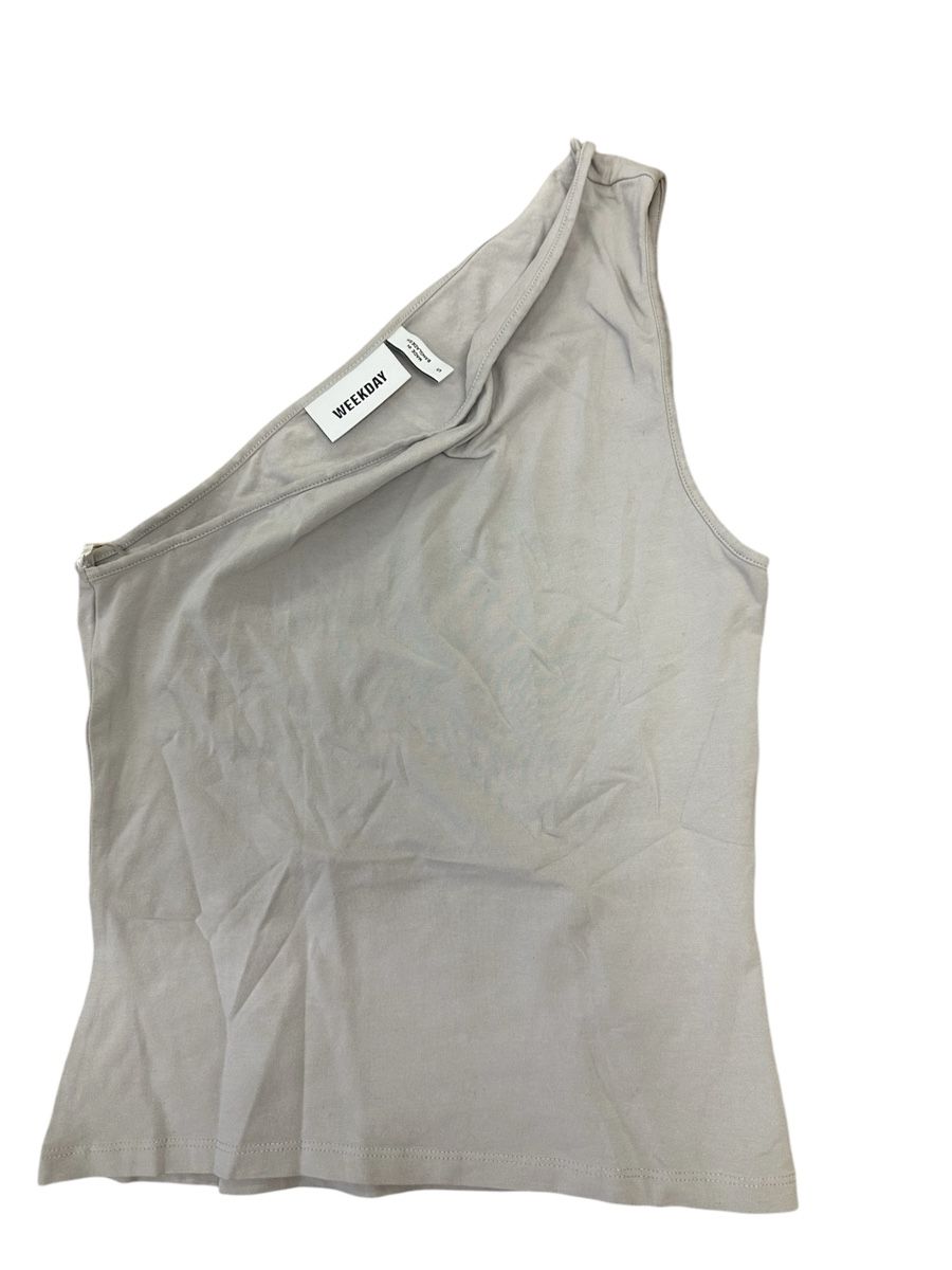 Weekday Tops: Weekday Asymmetric Top, size S – Gebraucht aus Buochs von zukkias