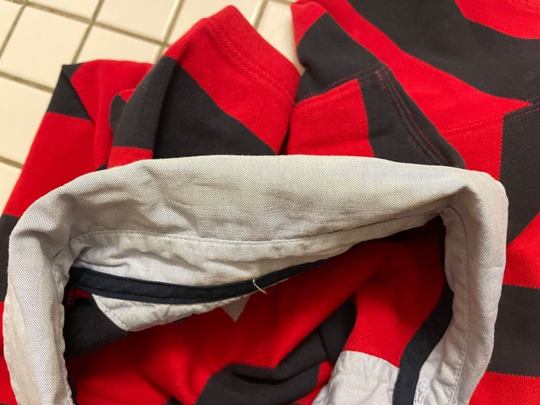Tommy Hilfiger Polo-Shirts: Herrenpolo von Tommy Hilfiger – Gebraucht aus Allschwil von dan_q8vl 1