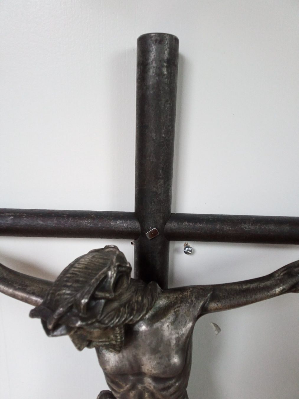 Statuette: Schweres Eisen Kruzifix – Usato da Zürich venduto da edi_c2m6 9
