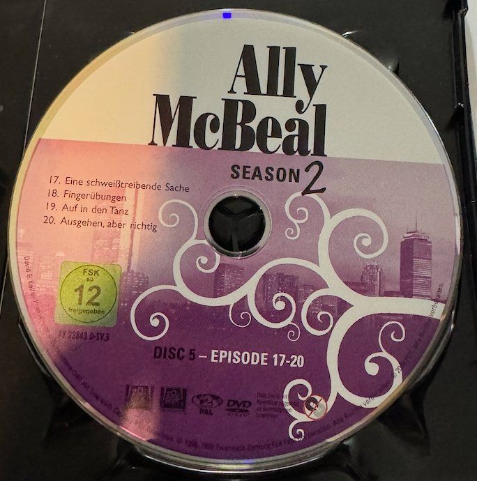 Tutti i DVDs: 6 DVDs  ALLY McBEAL - SEASON 2 – Usato da Wisen venduto da gigisna 3