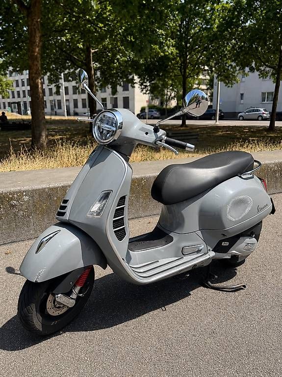 Vespa Scooter: Vespa GTS 125 Super ABS/ASR – Usato da Basel venduto da Aleksandar56