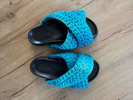 Hausschuhe Damen Grösse 37 blau gehäkelt guter Zustand