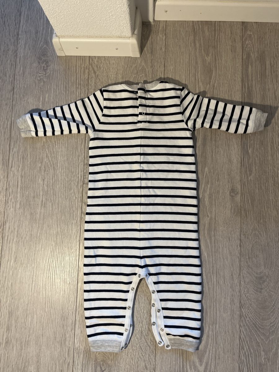 Petit Bateau Pagliaccetti: Petit Bateau Bodysuit, Size 24m/86 – Usato da Zürich venduto da ThePicker 2
