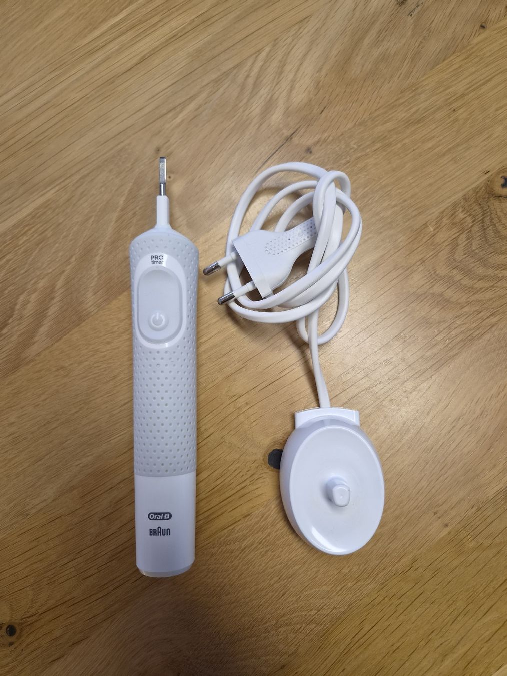 Braun Cura dei denti: Elektrische Zahnbürste – Usato da Häggenschwil venduto da Svge