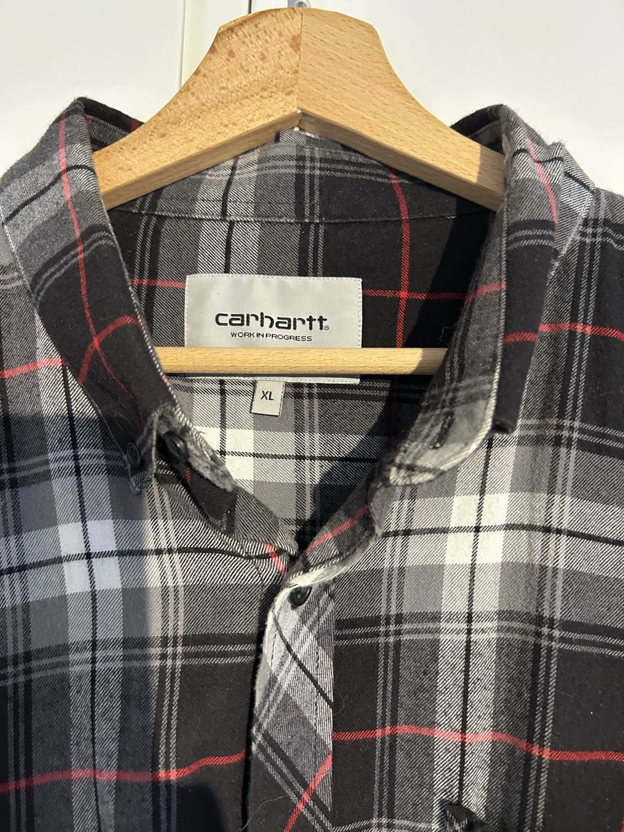 Carhartt Camicie: Carhartt Hemd – Usato da Pratteln venduto da joshivsjerry 1