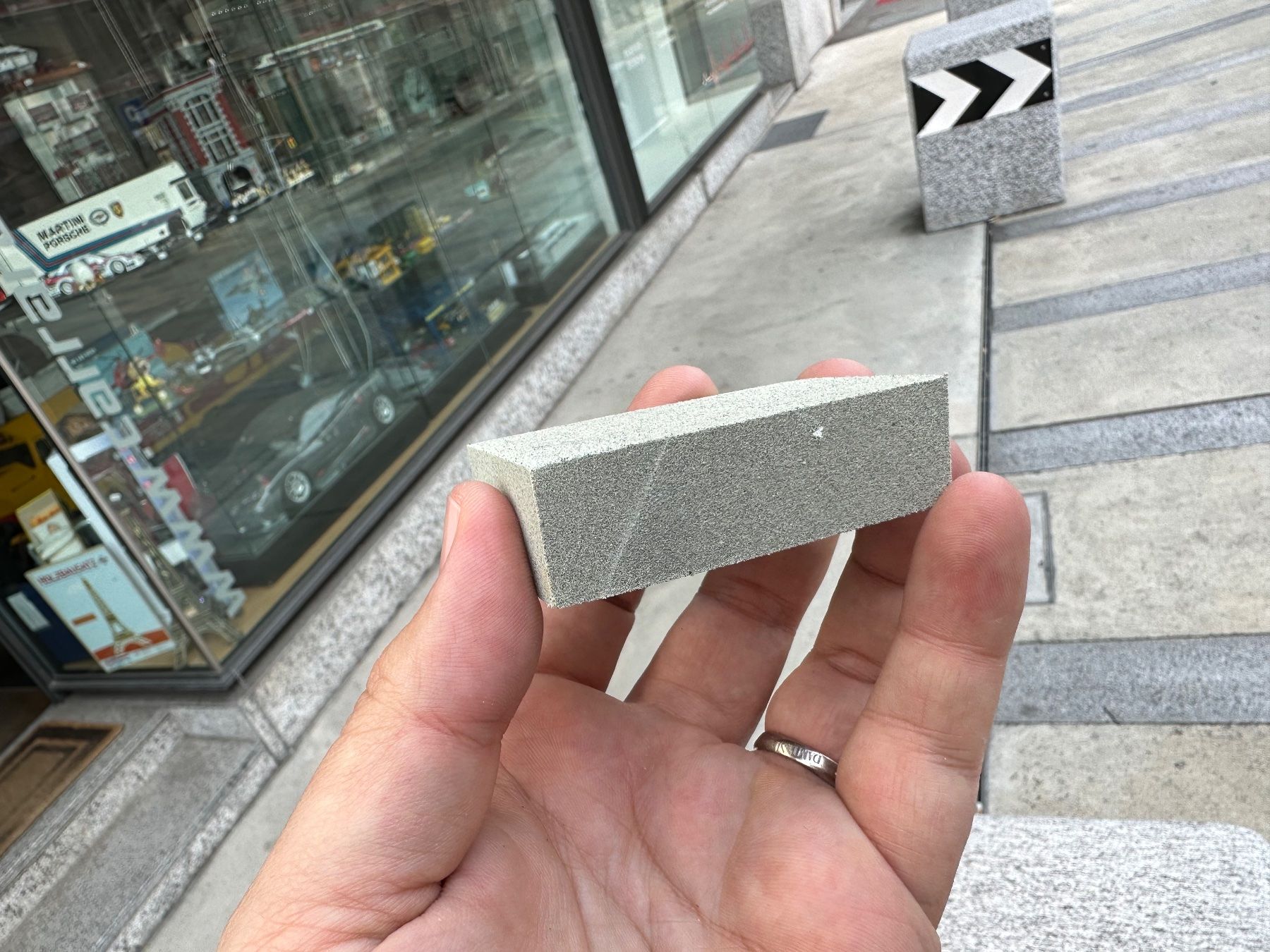 Roco Modellini di ferrovie: Roco Rubber 10002 track cleaner!‪ – Nuovo e nell'imballaggio originale da Chiasso venduto da Carrara-Modellismo 1