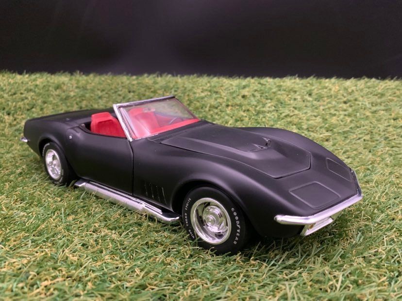 Revell Modellini d'auto: Chevrolet Corvette 1969 1:18 – Usato da Epautheyres venduto da LordSkull