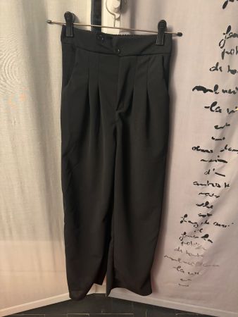 Pantalon large noir taille haute, élégant et confortable