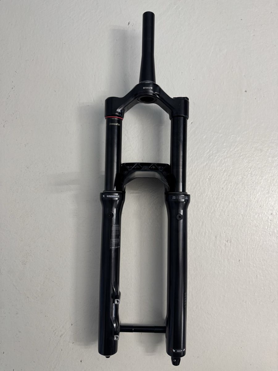 Forchette: Rock shox Zeb select 160mm 27,5 – Nuovo (secondo la descrizione) da Trimbach venduto da den_69t2 1